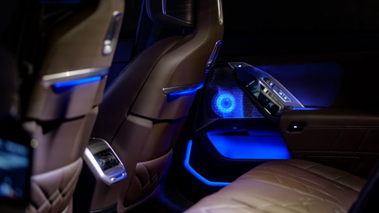 Электромобиль BMW i7 M70: футуризм и роскошь | DGL.RU