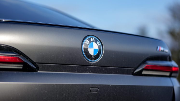 Электромобиль BMW i7 M70: футуризм и роскошь | DGL.RU