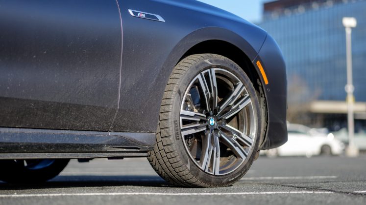 Электромобиль BMW i7 M70: футуризм и роскошь | DGL.RU