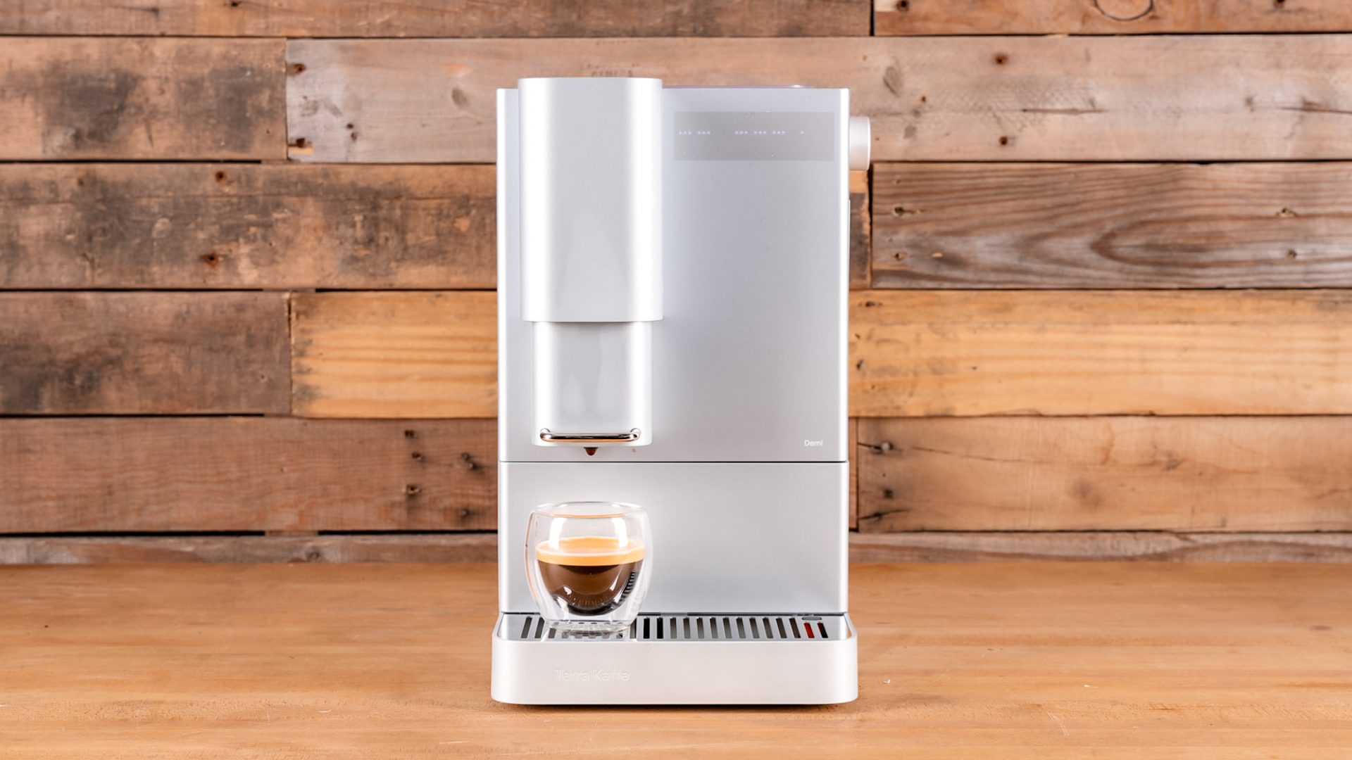 Я протестировала Terra Kaffe Demi в России: идеальная эспрессо-машина картинка Кофемашина Terra Kaffe Demi: компакт без хлопот | DGL.RU