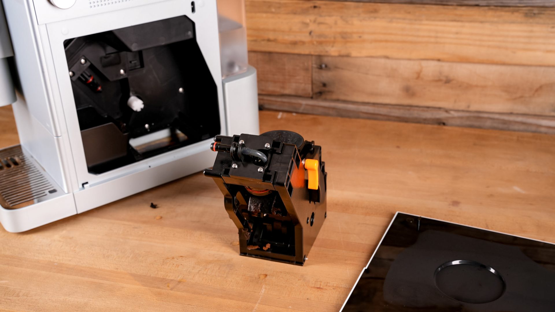 Я протестировала Terra Kaffe Demi в России: идеальная эспрессо-машина картинка Кофемашина Terra Kaffe Demi: компакт без хлопот | DGL.RU