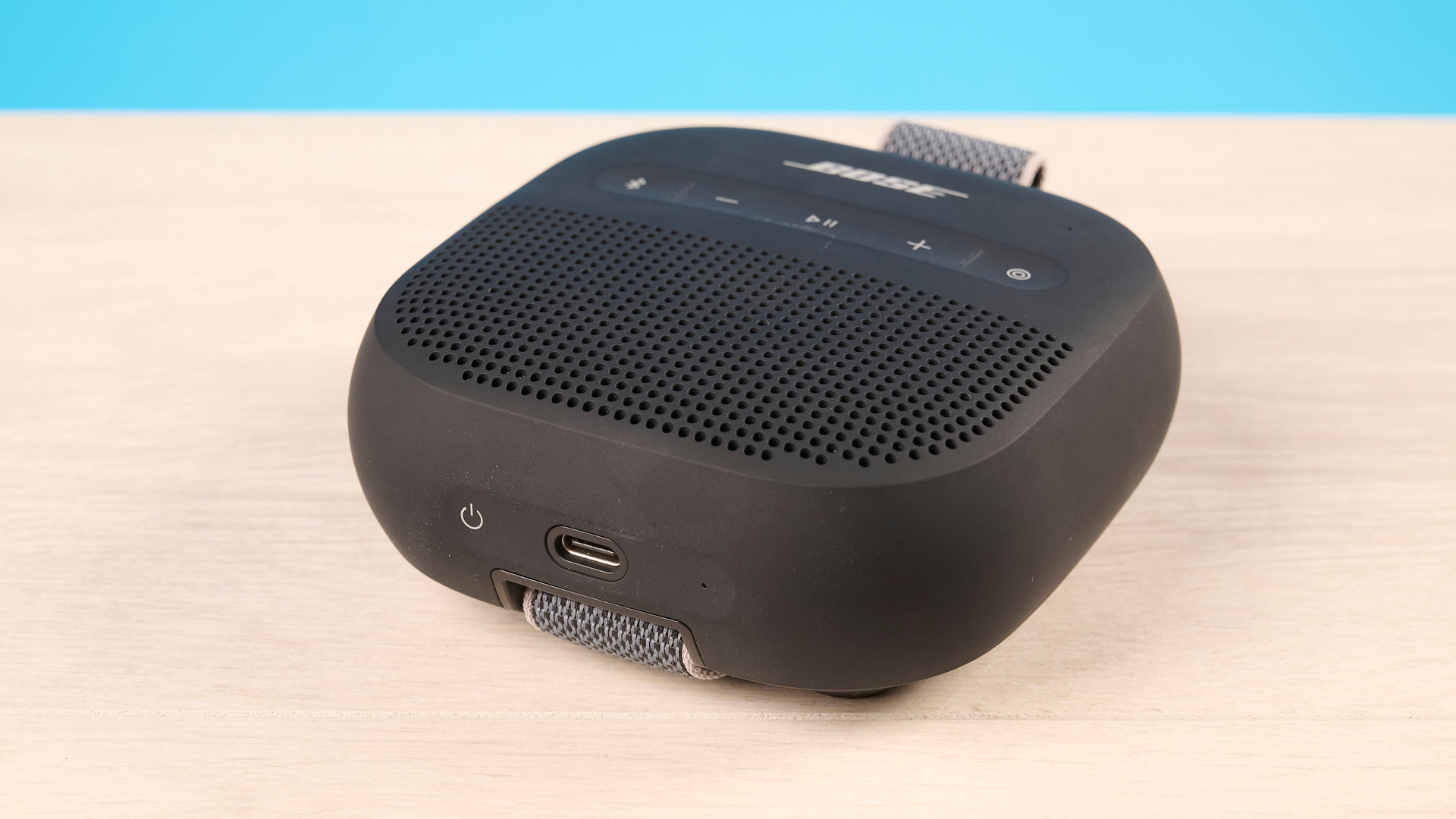 Обзор Bose SoundLink Micro Gen 2 - хороша почти всем, но рекомендовать не могу картинка Колонка Bose SoundLink Micro Gen 2 обзор акустики | DGL.RU