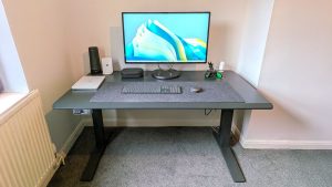 Обзор FlexiSpot E7 Flow: электронный стол с регулируемой высотой 