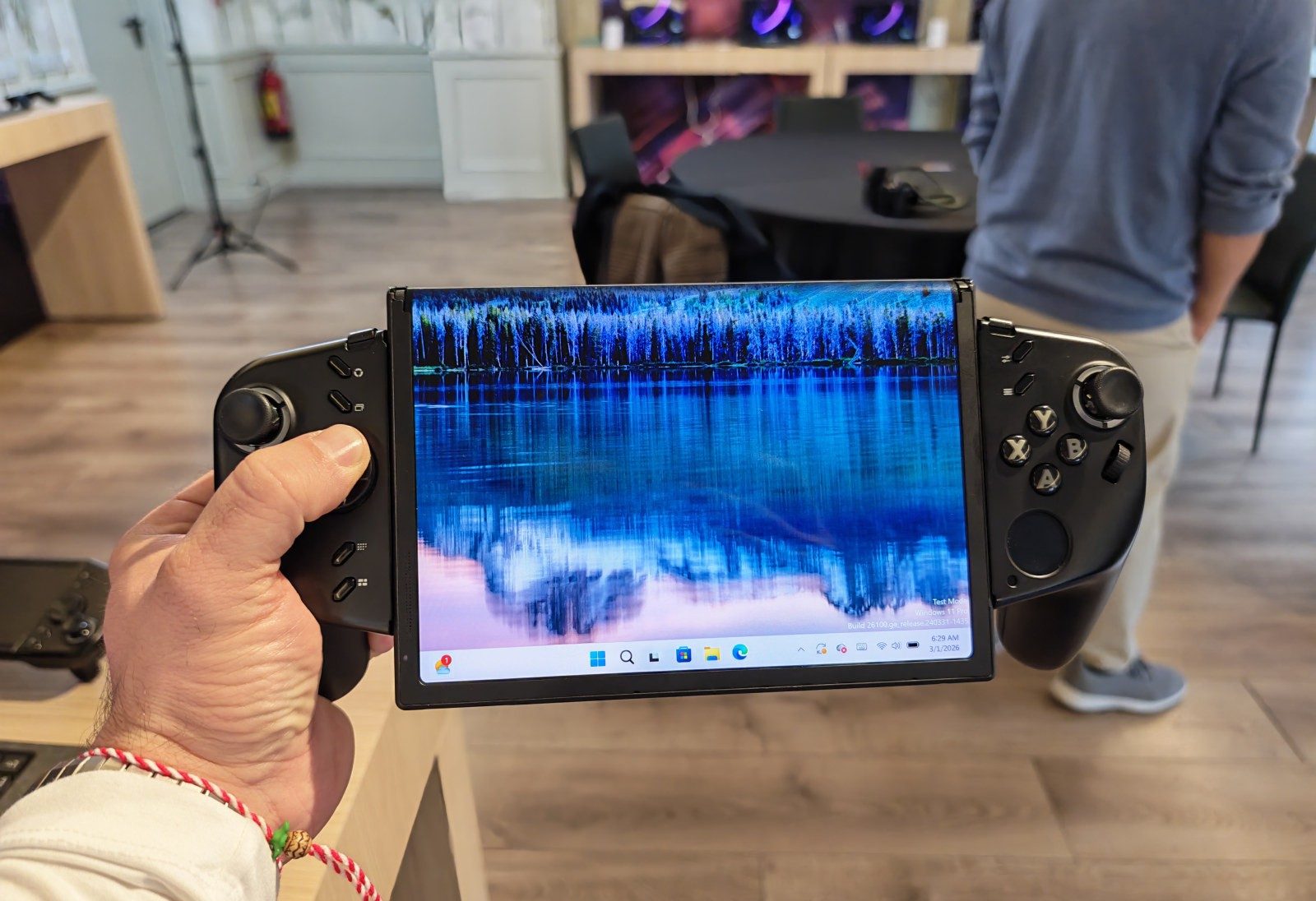 Будущее наступило вчера: игровой ноутбук и планшет от Lenovo. Оцениваем перспективы в российских реалиях