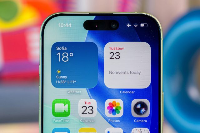 Смартфон iPhone 18 получит уменьшенный вырез | DGL.RU