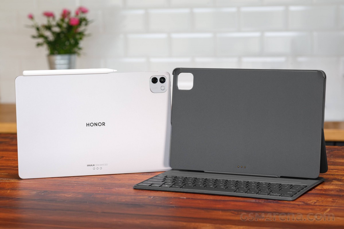 Распаковка Honor MagicPad 4: битва за ваш кошелек в России будет жесткой картинка Распаковка Honor MagicPad4