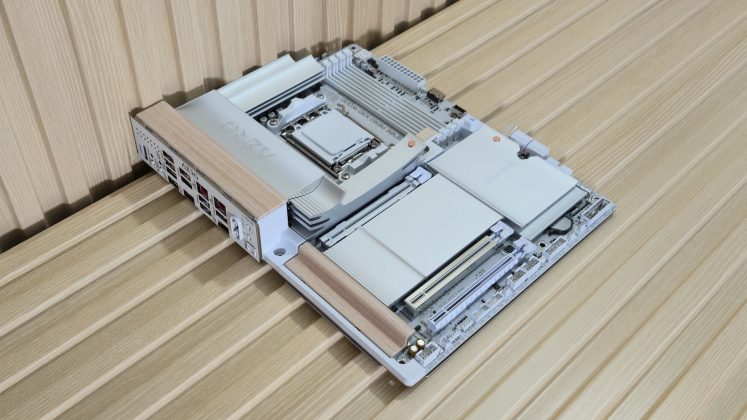 Материнская плата Gigabyte X870E Aero X3D Wood | DGL.RU