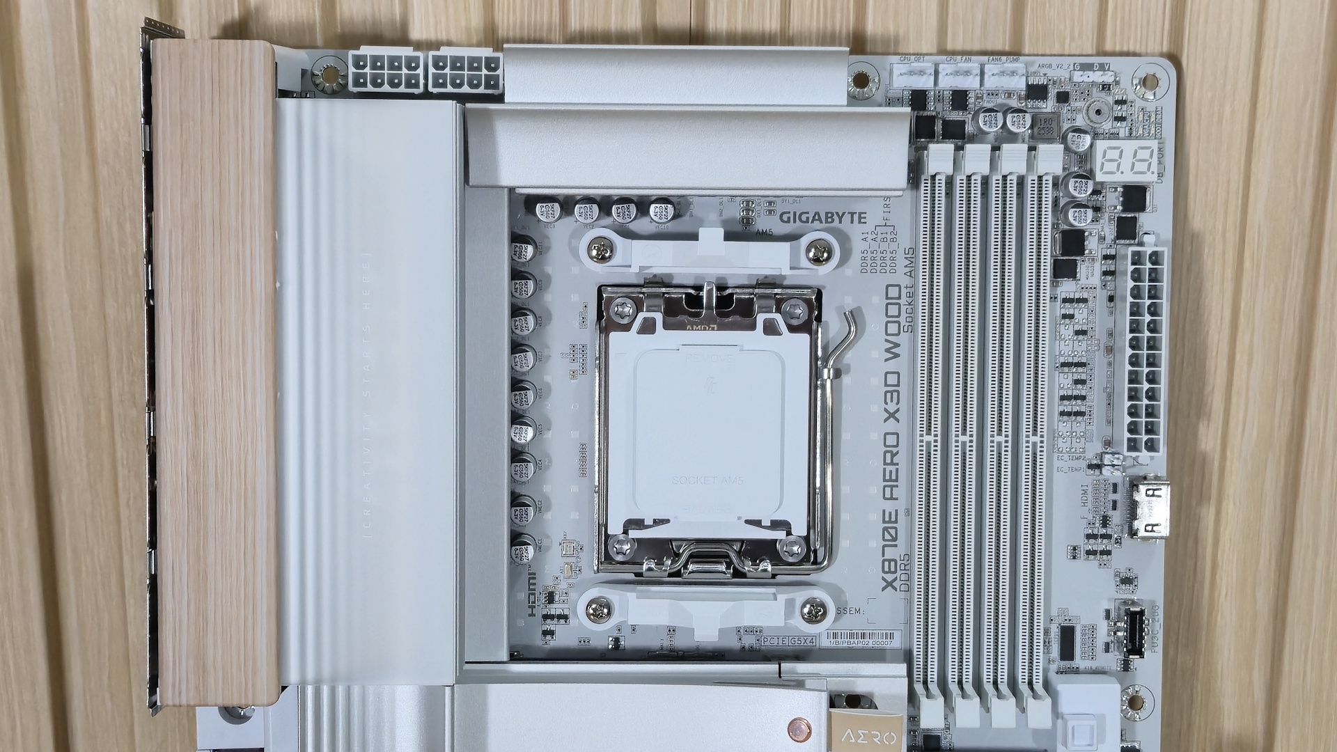 Материнская плата Gigabyte X870E Aero X3D Wood | DGL.RU