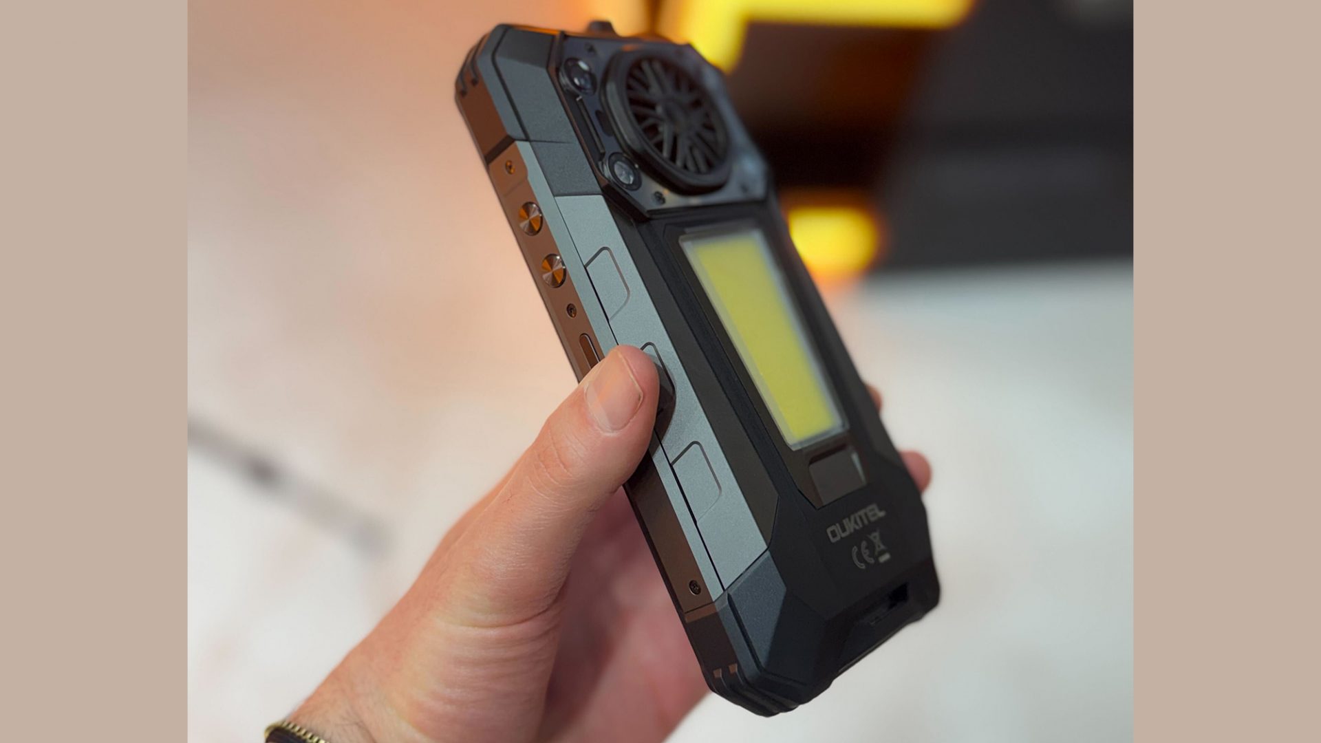 MWC 2026, день 2: 7 лучших гаджетов выставки, от смартфонов с E-Ink до крошечных SSD картинка Гаджеты MWC 2026: 7 лучших новинок второго дня | DGL.RU