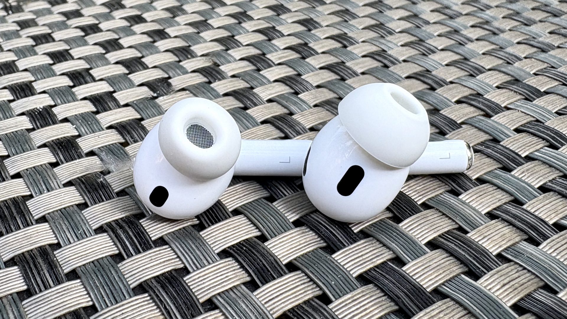 Лучшие наушники на любой бюджет в 2026 году картинка Наушники 2026: Technics и Nothing — что выбрать | DGL.RU