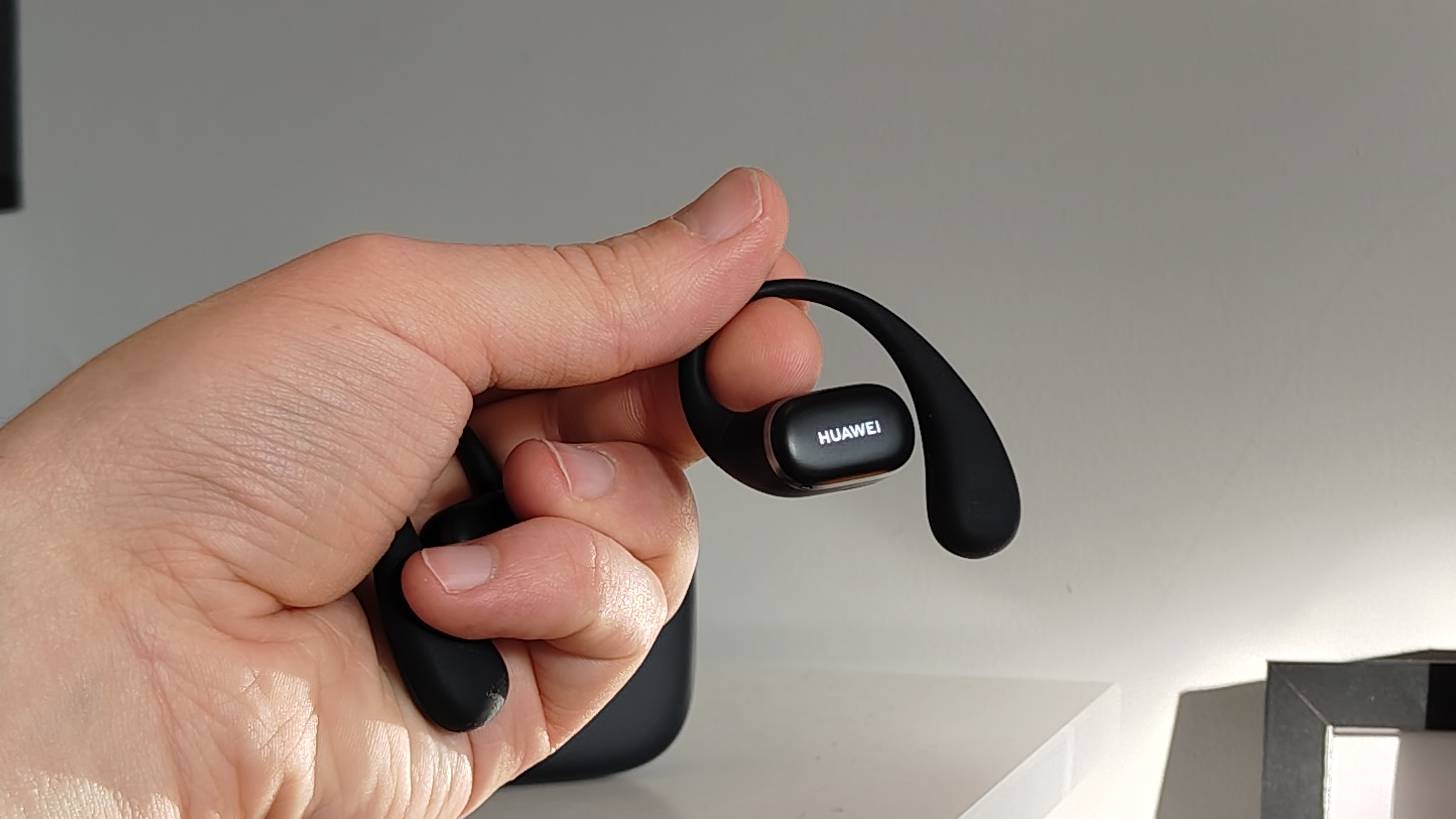 Лучшие наушники на любой бюджет в 2026 году картинка Наушники 2026: Technics и Nothing — что выбрать | DGL.RU