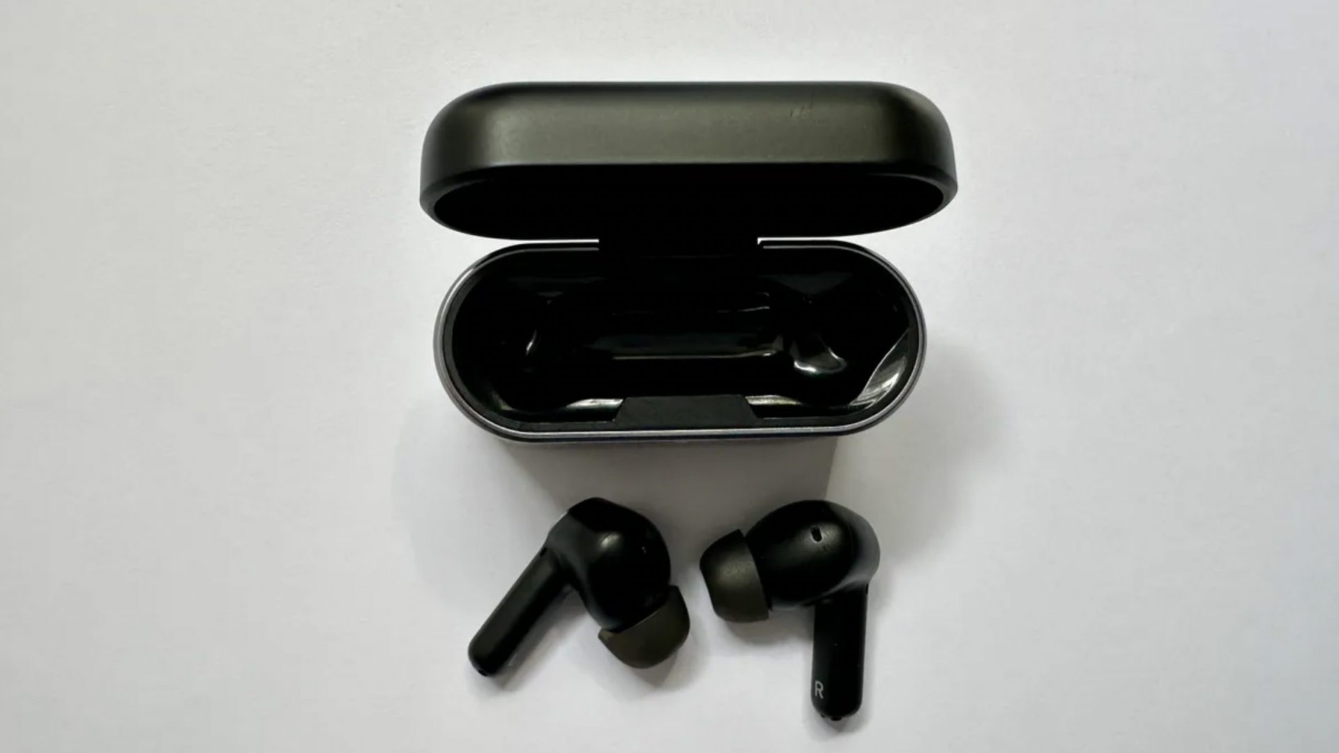 Лучшие наушники на любой бюджет в 2026 году картинка Наушники 2026: Technics и Nothing — что выбрать | DGL.RU