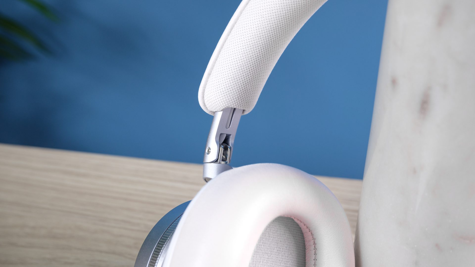 Обзор Bang & Olufsen Beoplay H95 в Москве - они превосходят флагманы картинка Наушники Bang & Olufsen Beoplay H95: звук топ | DGL.RU