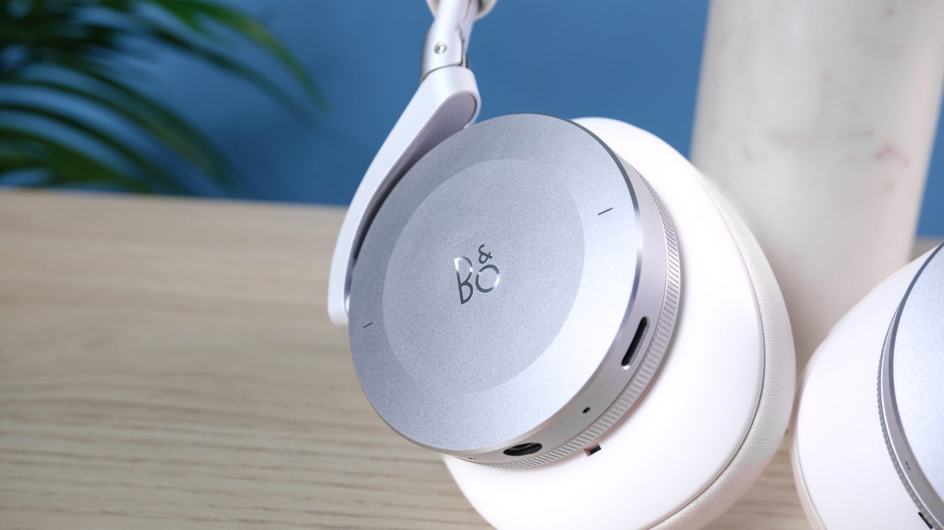 Обзор Bang & Olufsen Beoplay H95 в Москве - они превосходят флагманы картинка Наушники Bang & Olufsen Beoplay H95: звук топ | DGL.RU