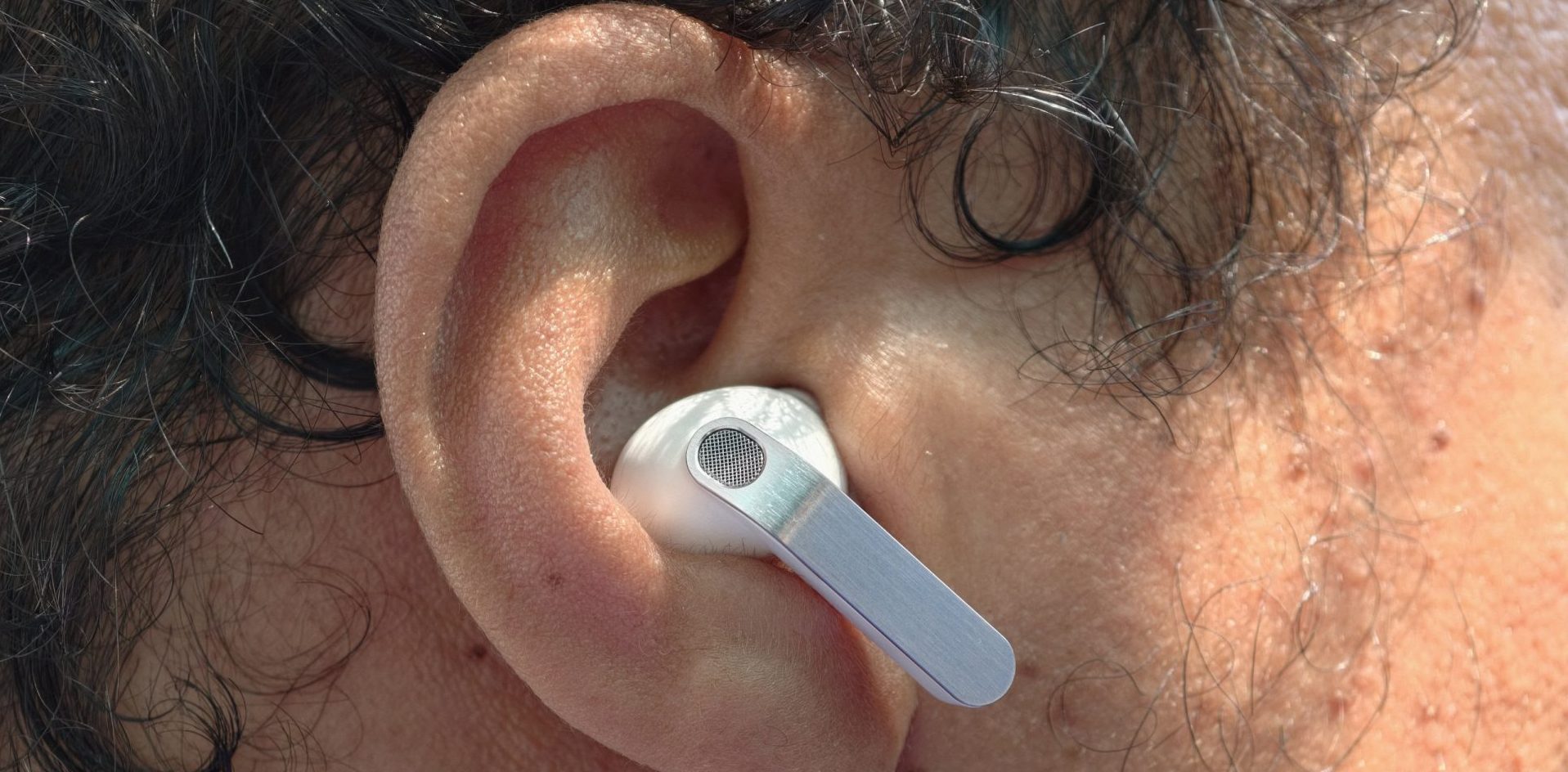 Обзор Samsung Galaxy Buds 4 Pro: новые фишки и старая золотая клетка картинка Наушники Samsung Galaxy Buds 4 Pro | DGL.RU