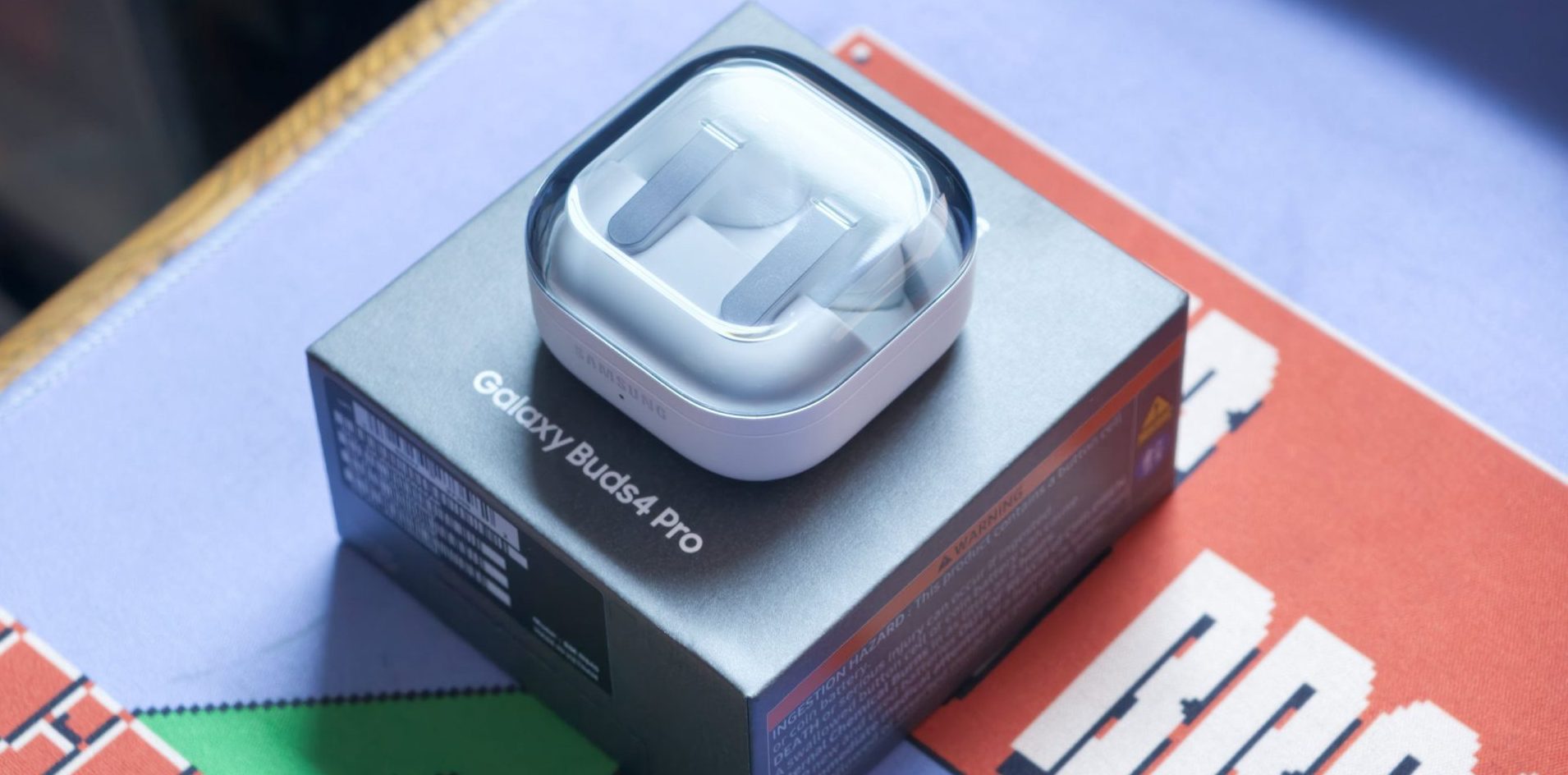 Обзор Samsung Galaxy Buds 4 Pro: новые фишки и старая золотая клетка картинка Наушники Samsung Galaxy Buds 4 Pro | DGL.RU