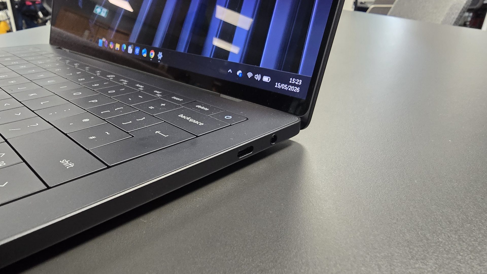 Обзор ноутбука Dell XPS 14 (2026): идеальный размер, которого так не хватало картинка Ноутбук Dell XPS 14 (2026): возвращение легенды | DGL.RU