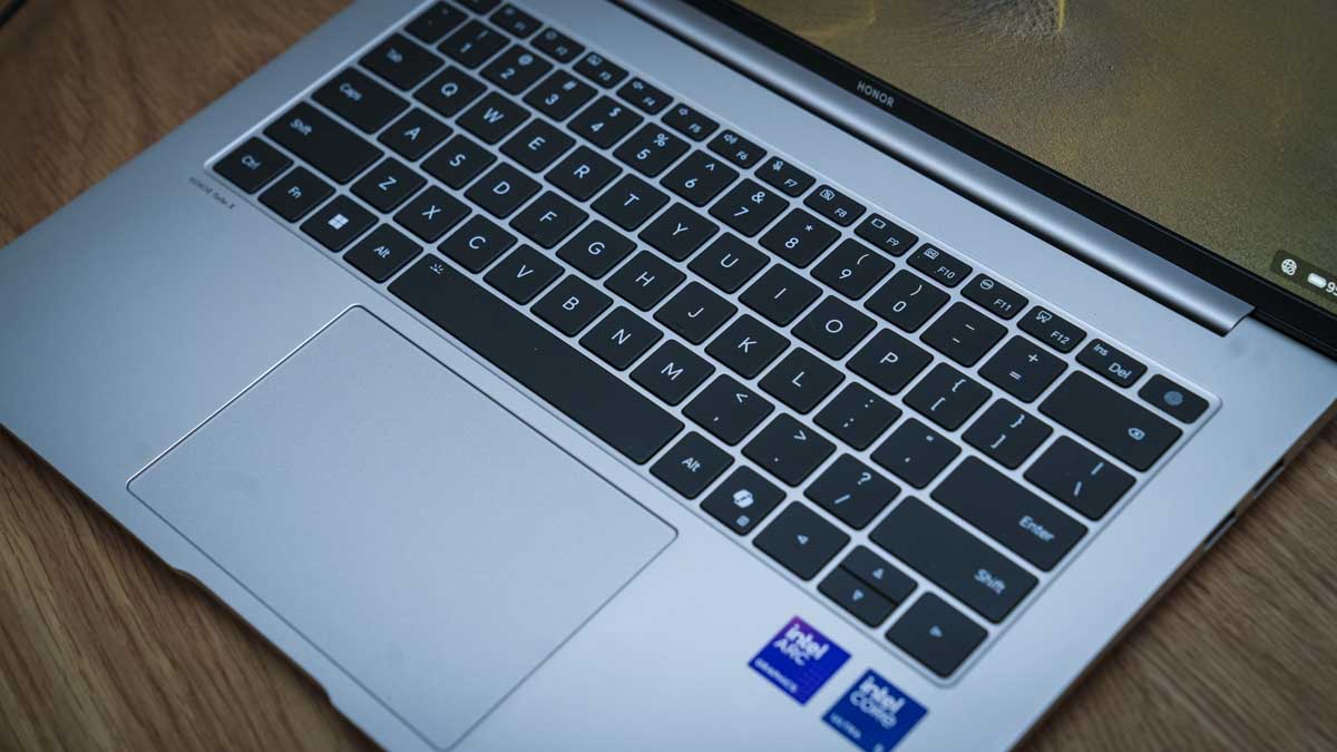 Обзор Honor MagicPad 4 и MagicBook Pro 14 (2026) - автономия на весь день и цены в России картинка Ноутбук Honor MagicBook Pro 14 (2026) с OLED | DGL.RU