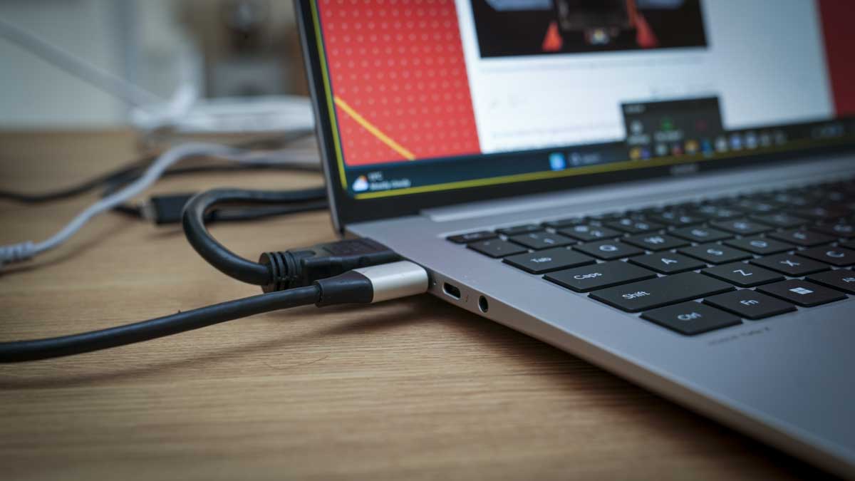 Обзор Honor MagicPad 4 и MagicBook Pro 14 (2026) - автономия на весь день и цены в России картинка Ноутбук Honor MagicBook Pro 14 (2026) с OLED | DGL.RU