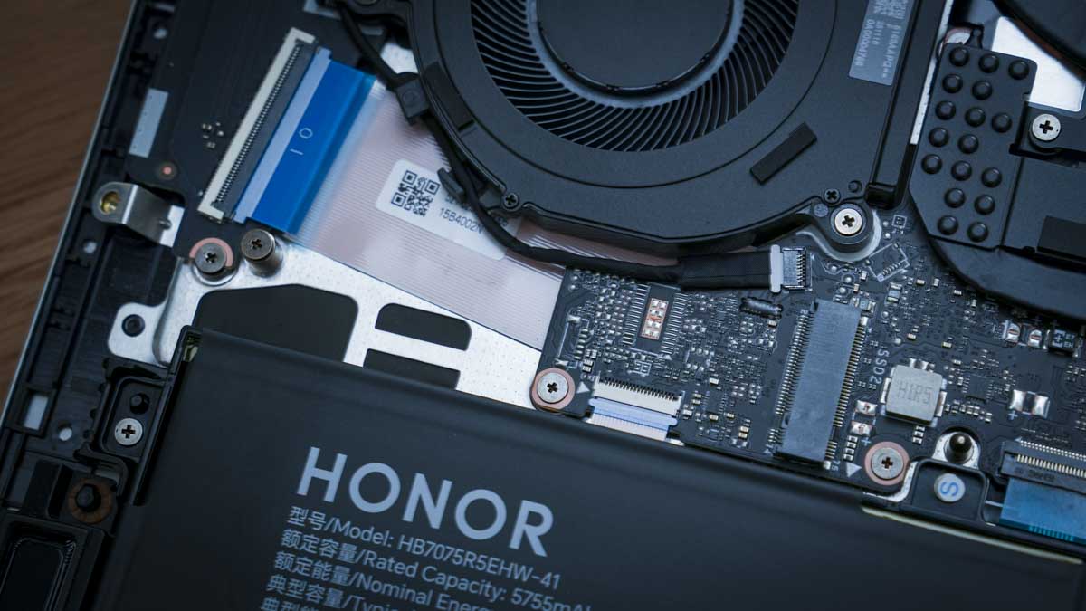 Обзор Honor MagicPad 4 и MagicBook Pro 14 (2026) - автономия на весь день и цены в России картинка Ноутбук Honor MagicBook Pro 14 (2026) с OLED | DGL.RU