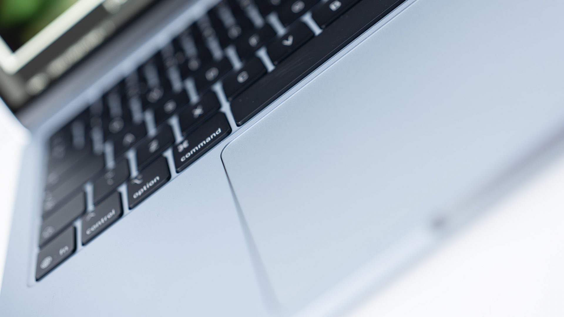 Обзор Apple MacBook Air 13″ (M5): стабильность — признак мастерства картинка Ноутбук MacBook Air M5 Apple плюсы минусы | DGL.RU