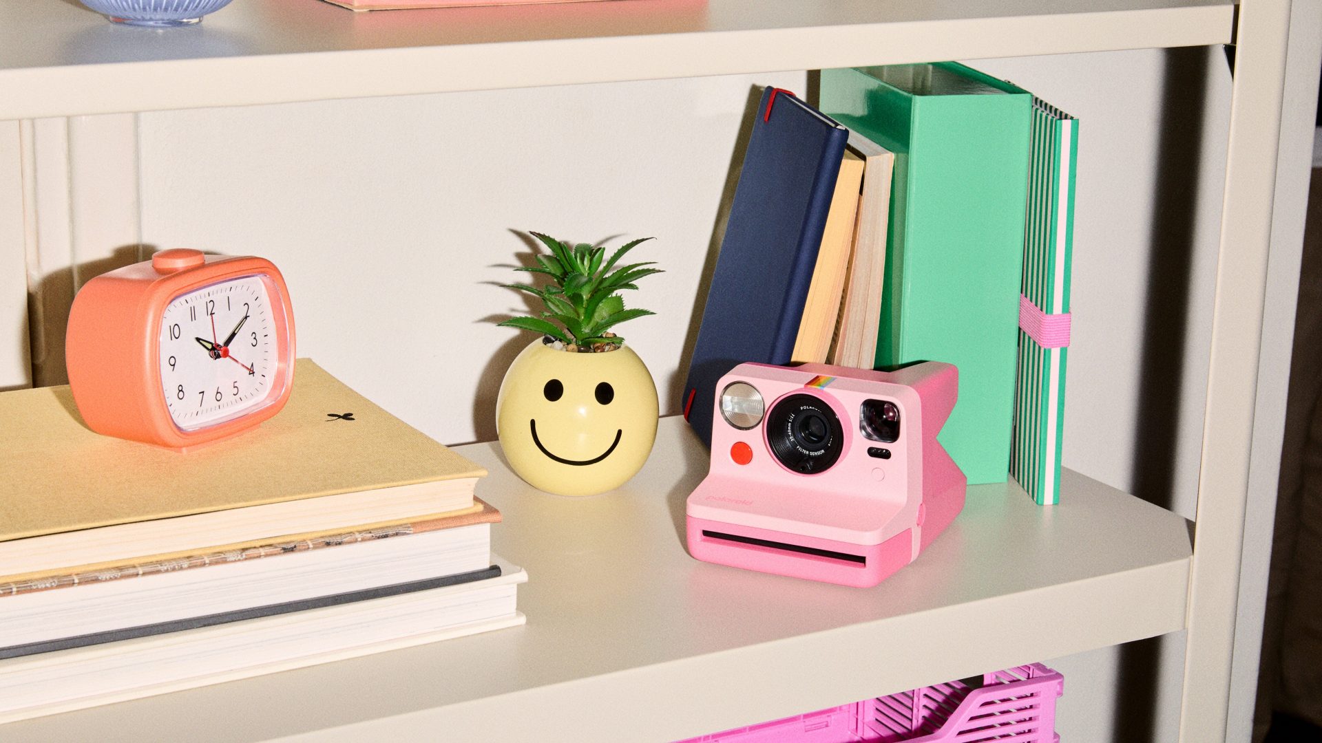 Новые цвета Polaroid Now: готовимся к яркому лету