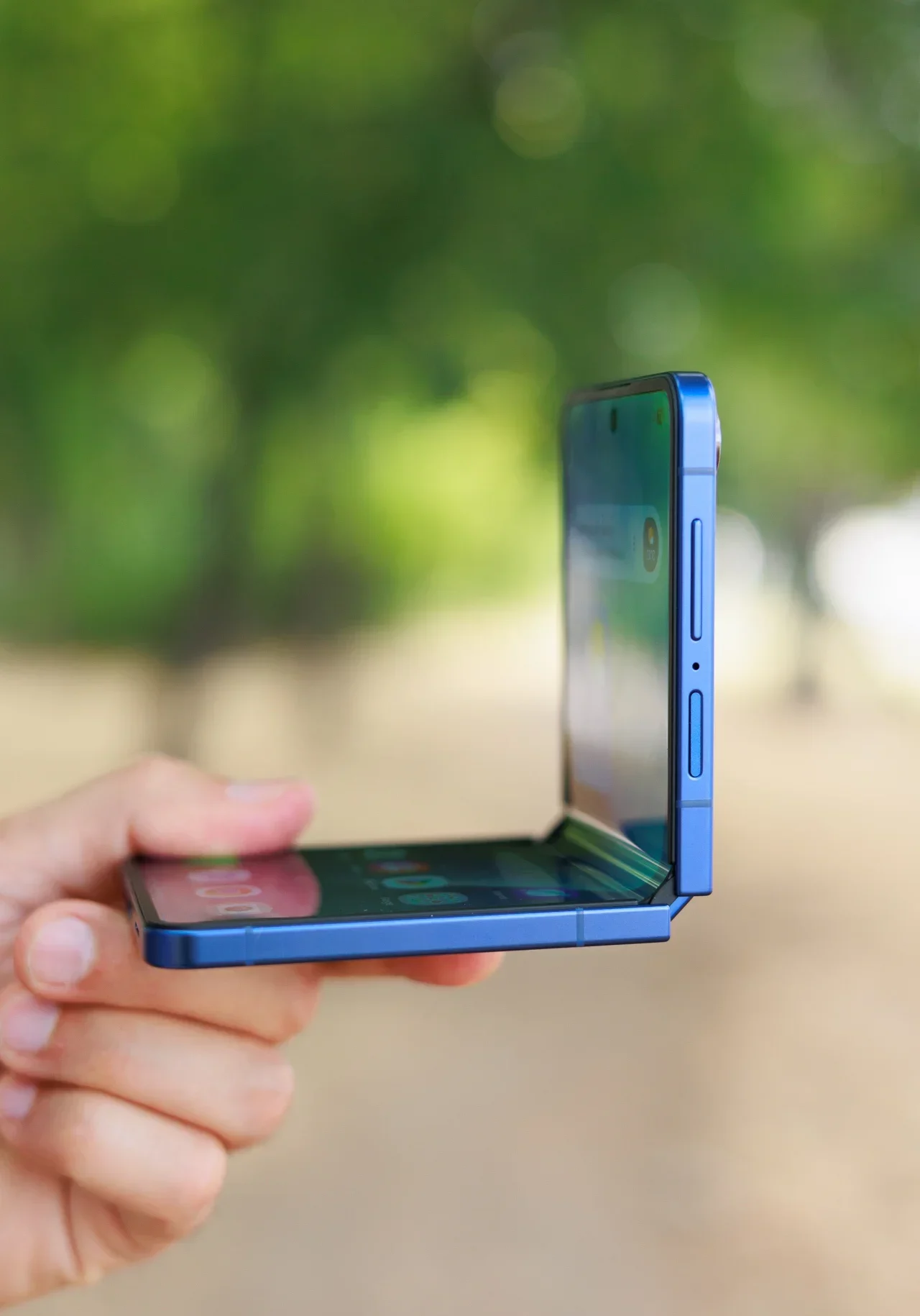 Смартфон Galaxy Z Fold 7: выгода для рынка РФ | DGL.RU