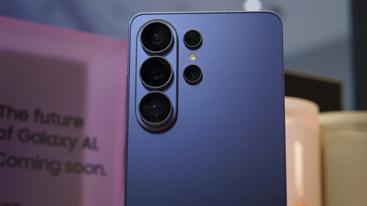 Обновления Samsung Galaxy S26 Ultra разделили фанатов на два лагеря