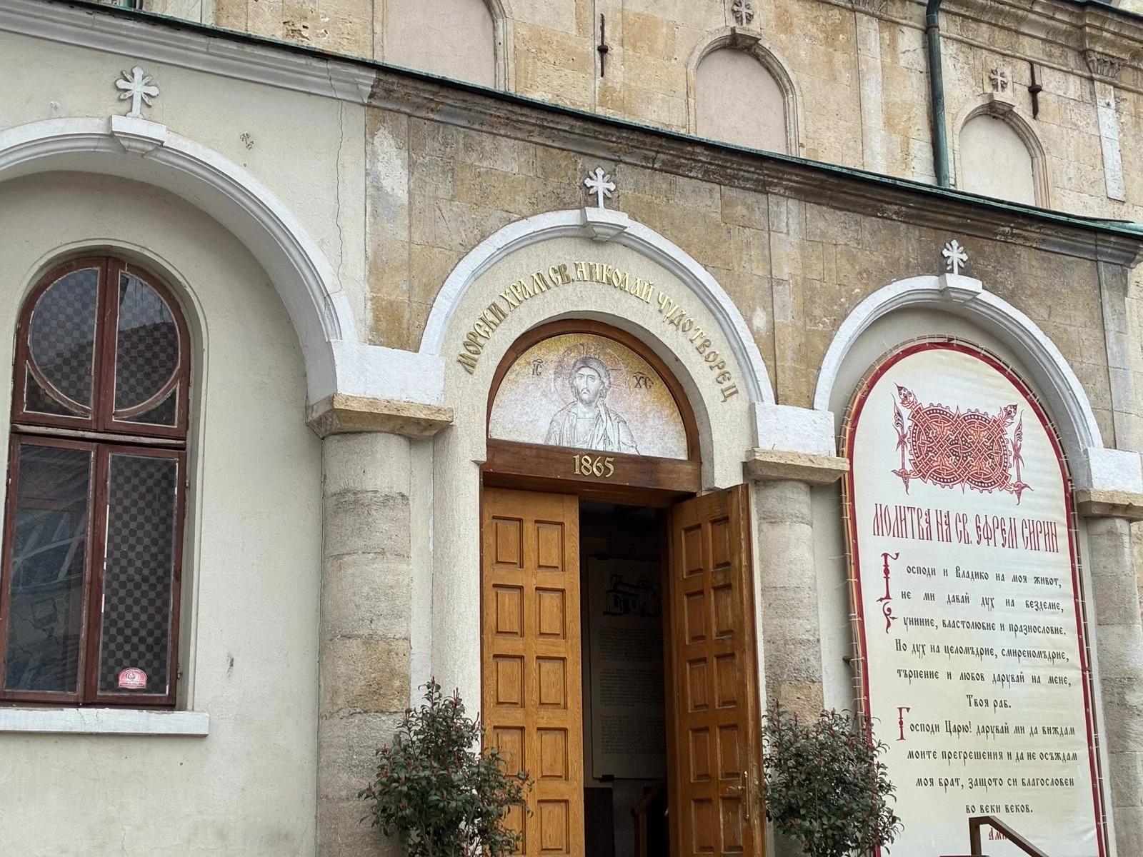 Одной камеры достаточно: как iPhone 17e развенчал миф о количестве объективов картинка Смартфон iPhone 17e: честный обзор камеры | DGL.RU