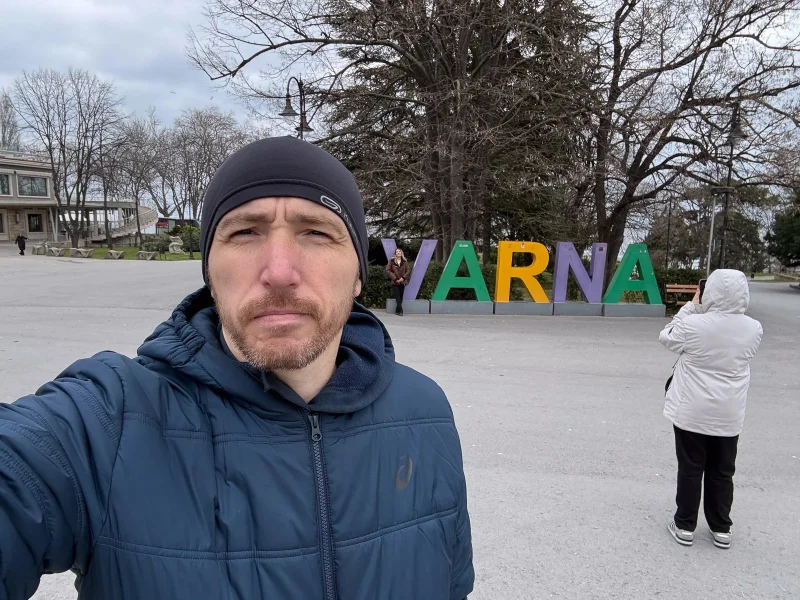 Одной камеры достаточно: как iPhone 17e развенчал миф о количестве объективов картинка Смартфон iPhone 17e: честный обзор камеры | DGL.RU