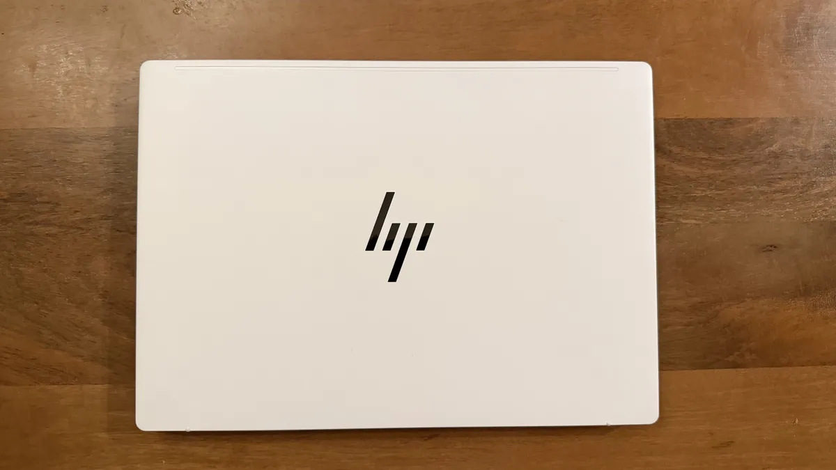 Обзор ноутбука HP OmniBook 7 Aero - выживет ли в российских реалиях? Проверка на прочность картинка OmniBook 7 Aero: легкий корпус, тяжелый аргумент