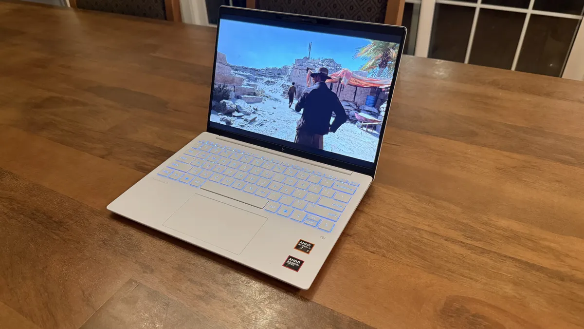 Обзор ноутбука HP OmniBook 7 Aero - выживет ли в российских реалиях? Проверка на прочность картинка OmniBook 7 Aero: легкий корпус, тяжелый аргумент