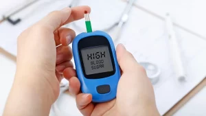 Осторожно, обман: как мошенники продают поддельные умные часы для диабетиков за копейки