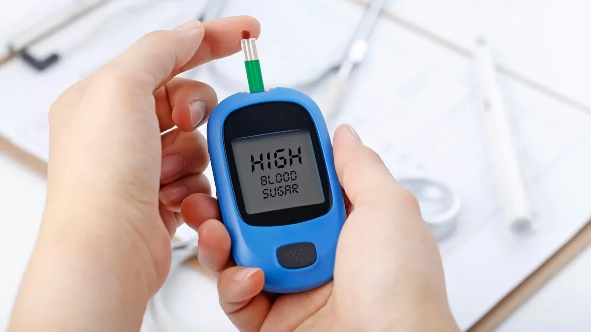 Осторожно, обман: как мошенники продают поддельные умные часы для диабетиков за копейки