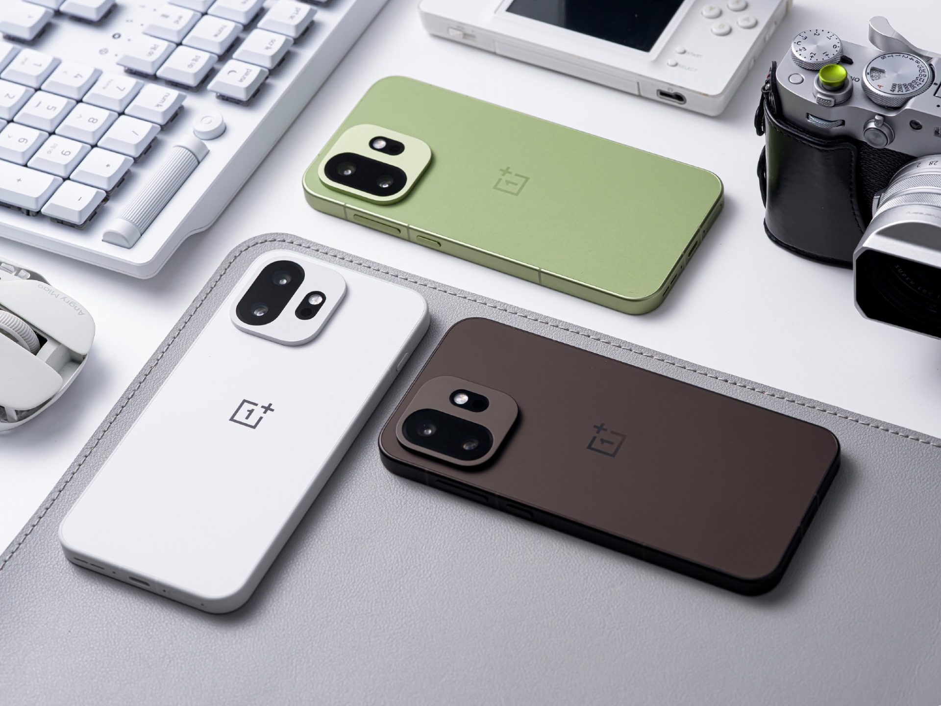 Смартфон OnePlus 15T: цвета и крутая батарея | DGL.RU