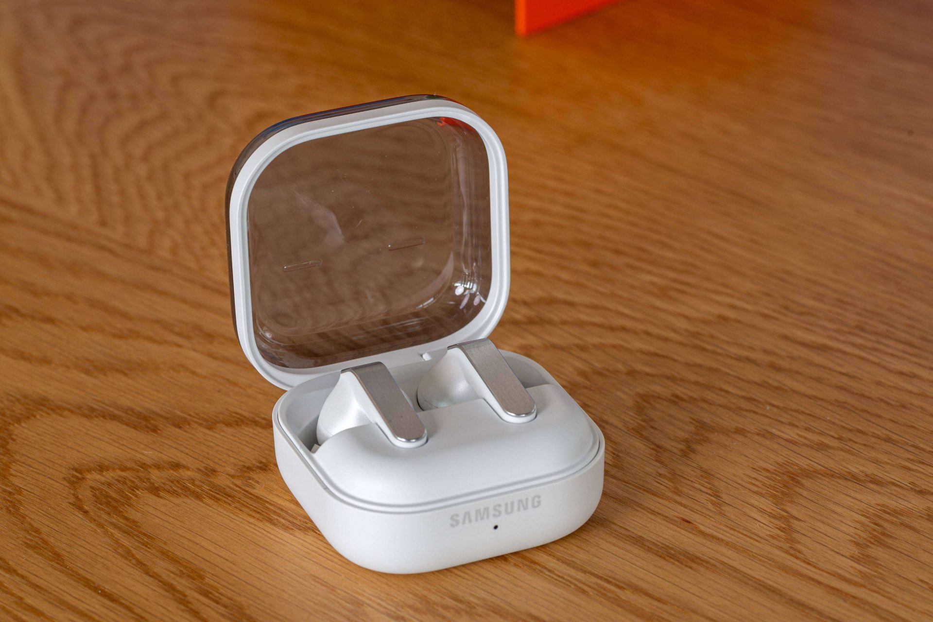 Samsung Galaxy Buds4 Pro стали проще и громче | DGL.RU