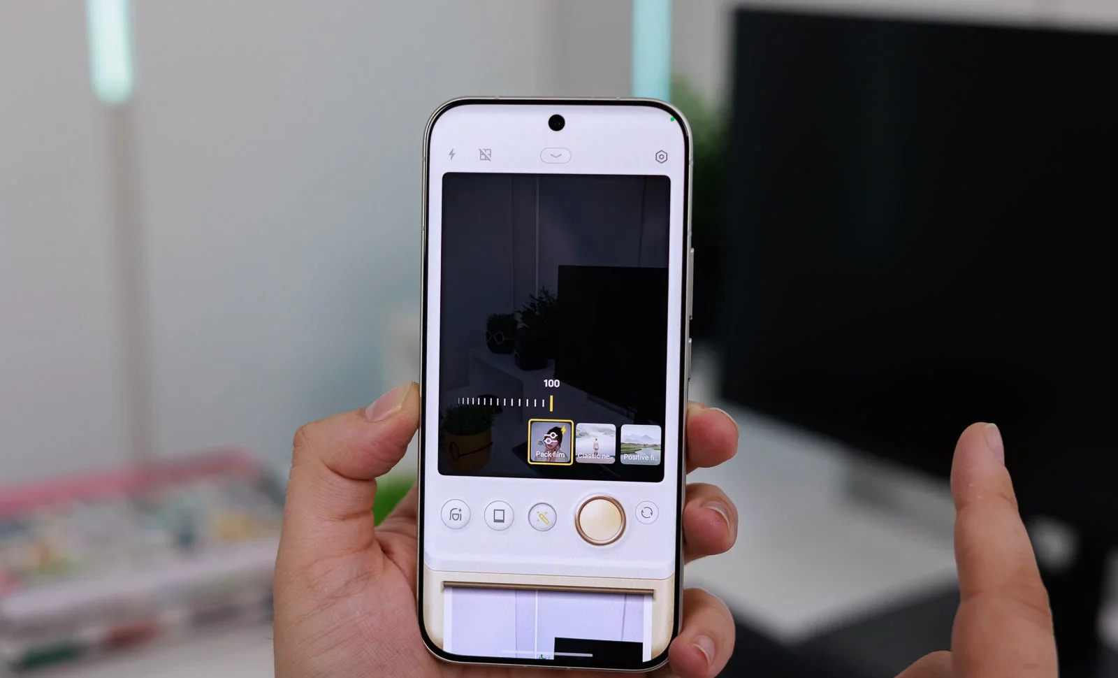 Vivo V70 — конкурент Pixel 10a с оптикой Zeiss | DGL.RU