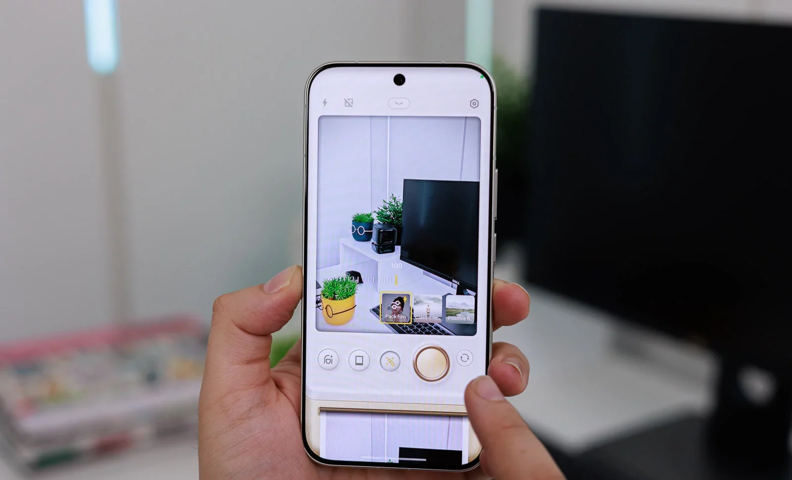 Vivo V70 — конкурент Pixel 10a с оптикой Zeiss | DGL.RU