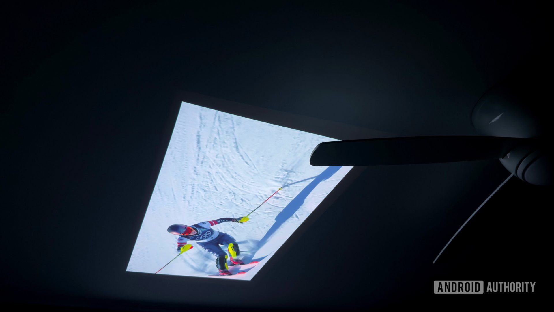 Проектор BenQ GV32 — тестирую гаджет для спальни в России картинка Проектор BenQ GV32: экран для спальни | DGL.RU