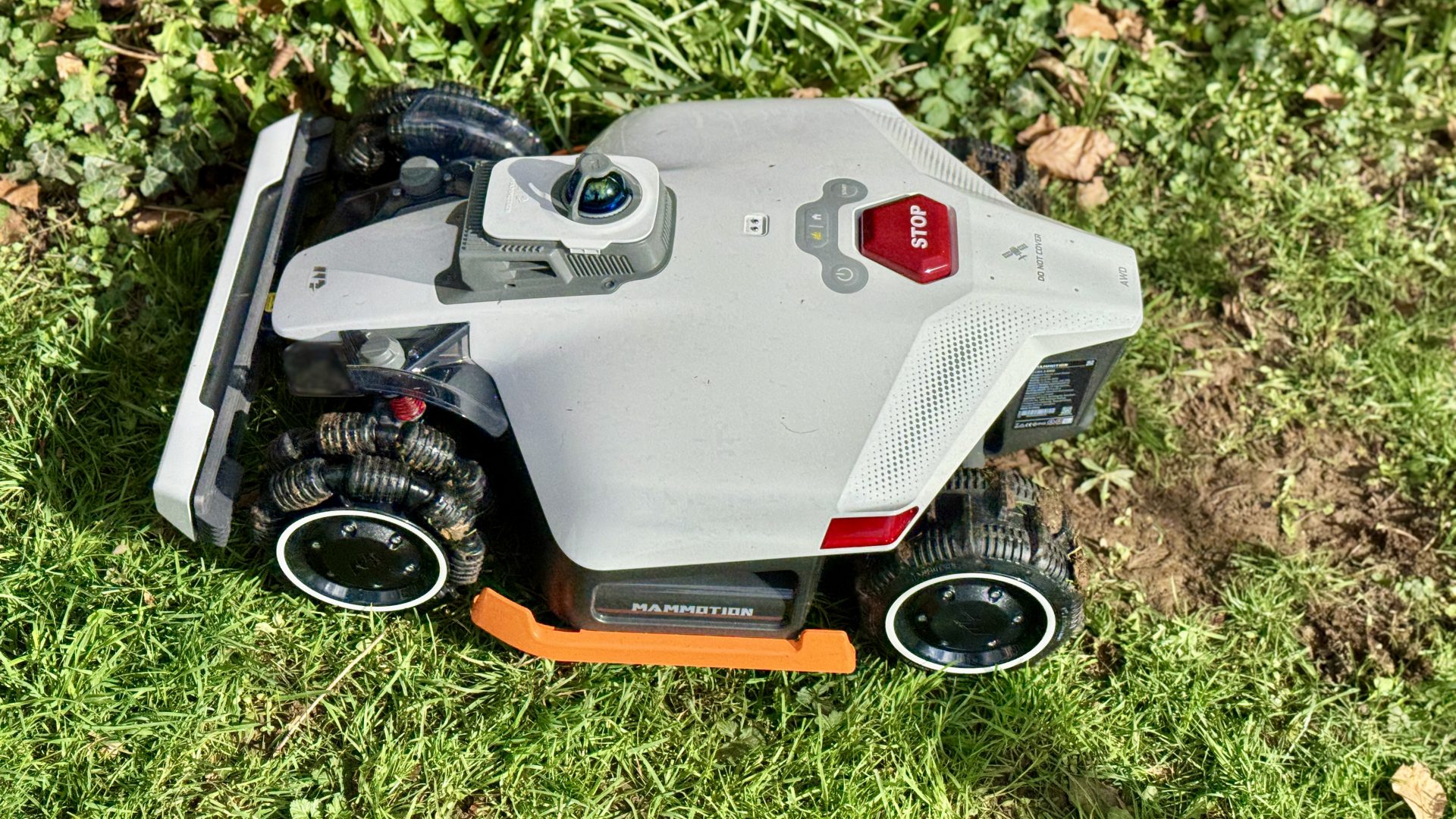 Обзор Mammotion LUBA 3 AWD 3000 — когда робот-газонокосилка стрижет лучше, чем ты картинка Робот-газонокосилка Mammotion LUBA 3 AWD 3000 | DGL.RU