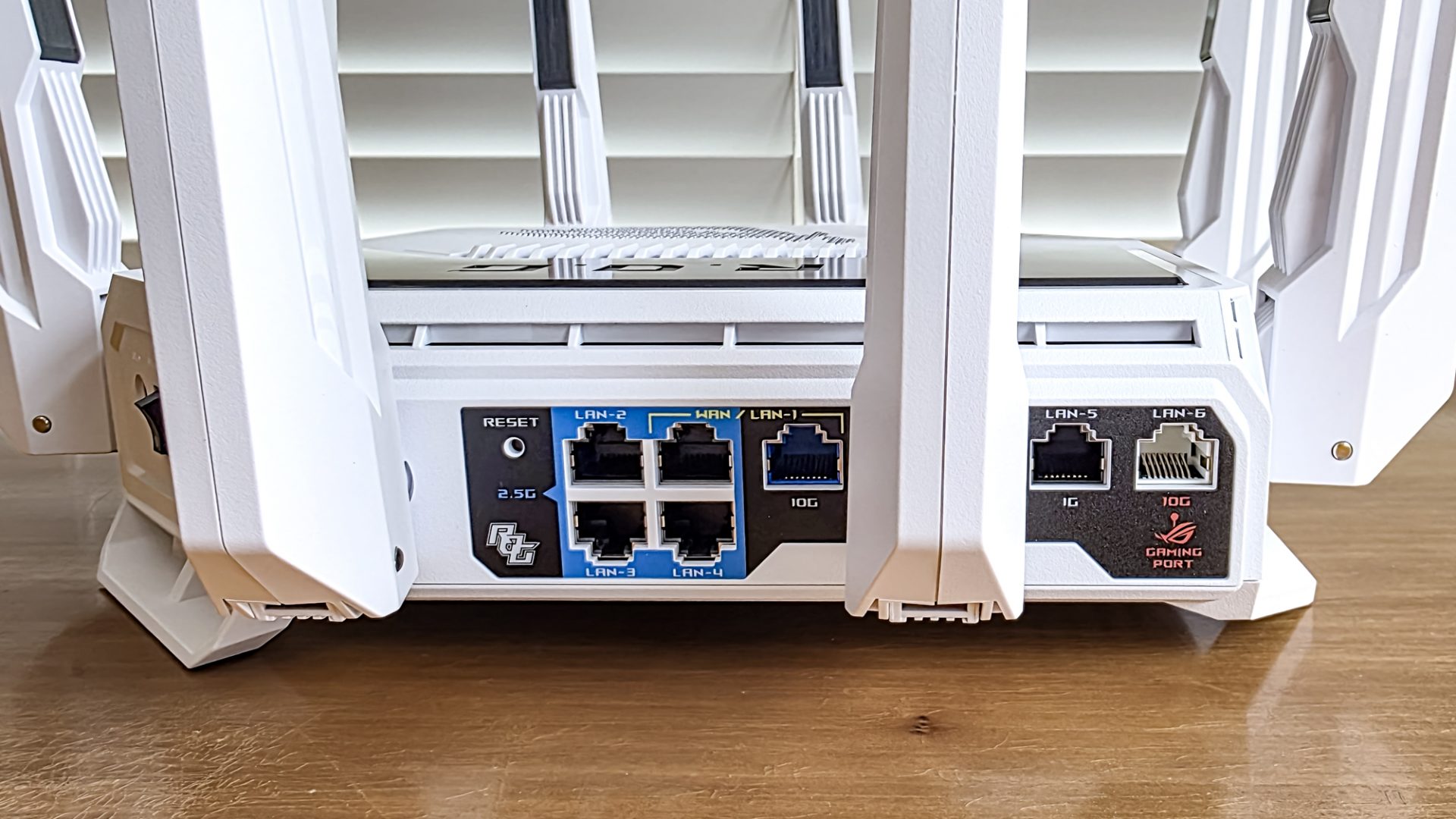 Обзор Asus ROG Rapture GT-BE19000AI и как купить его в Москве картинка Роутер Asus ROG Rapture GT-BE19000AI | DGL.RU