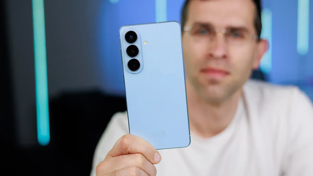 Смартфон Samsung Galaxy A57: топчемся на месте | DGL.RU Смартфон Samsung Galaxy A57: топчемся на месте | DGL.RU