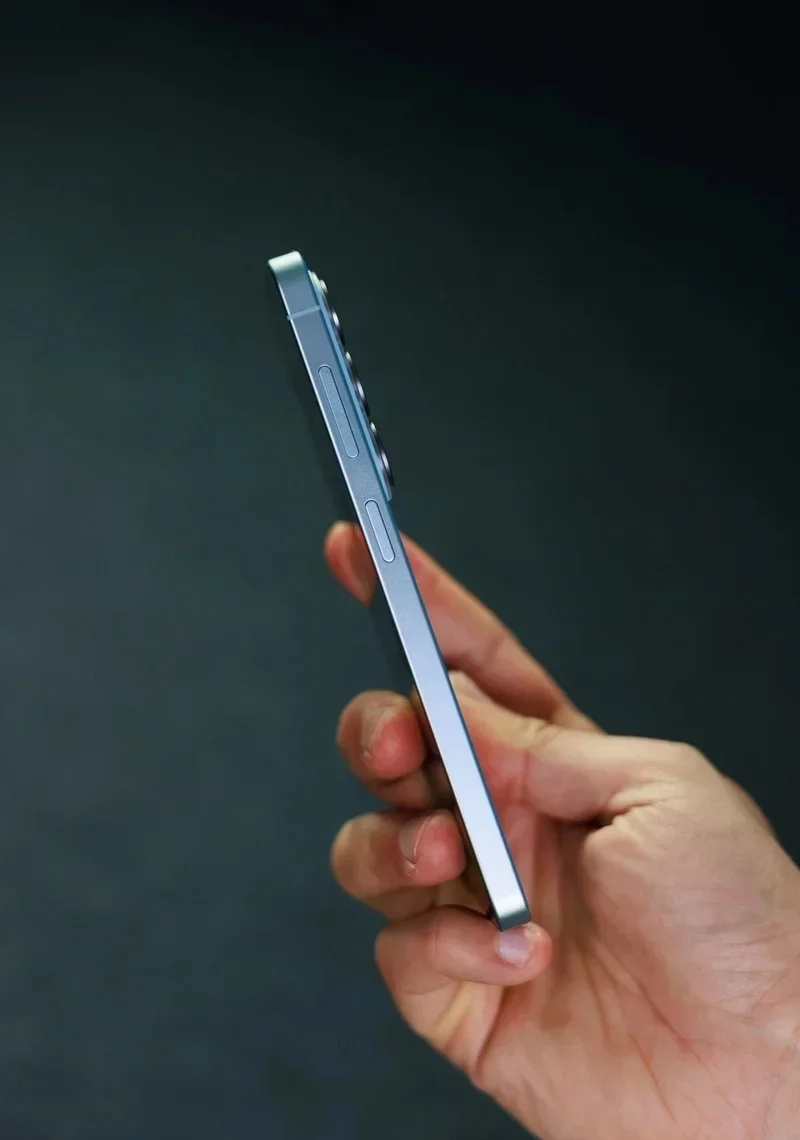 Samsung Galaxy S26 получился ленивым, но он все еще лучший в одном важном аспекте картинка Смартфон Samsung Galaxy S26: идеальный компакт | DGL.RU