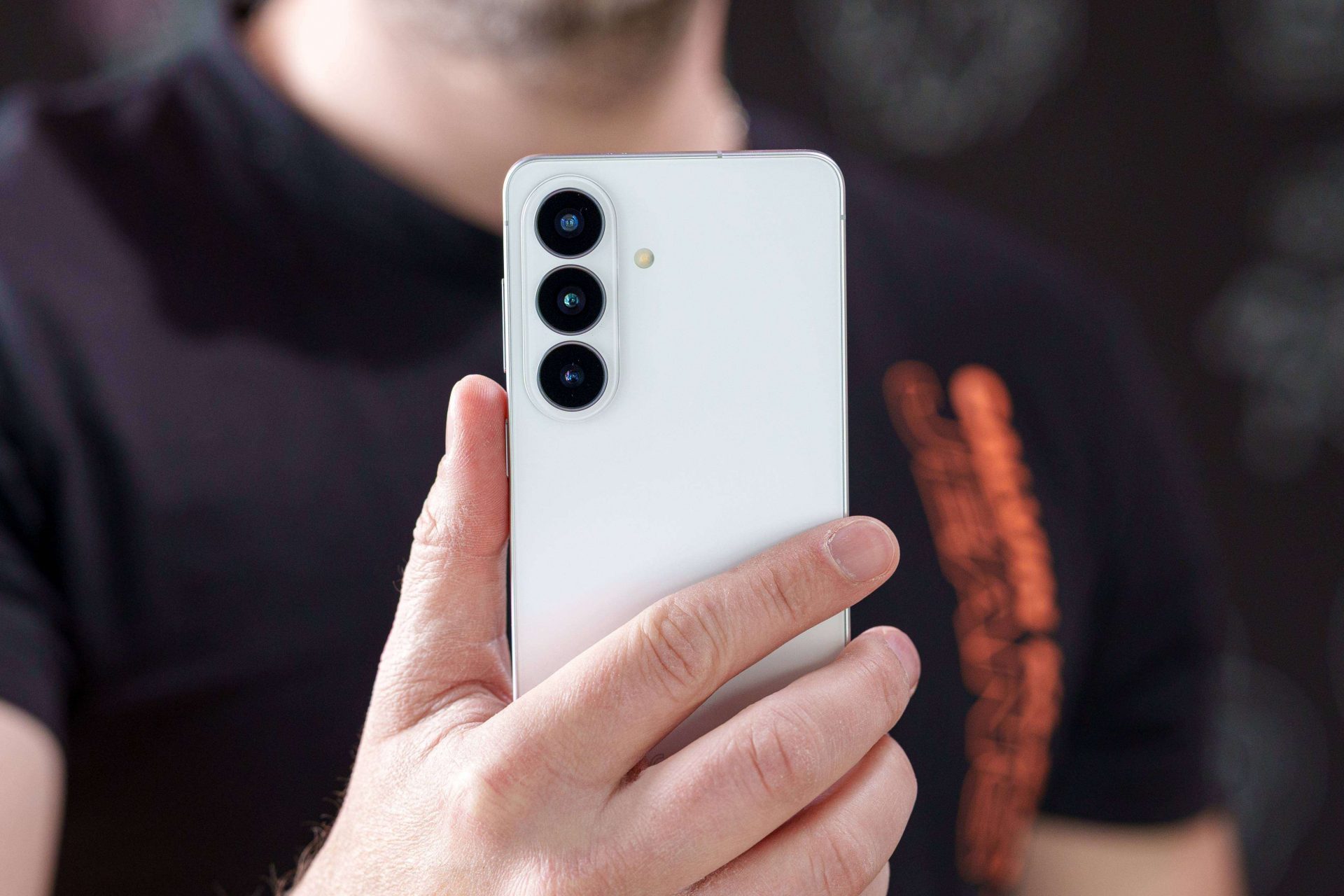 Первый взгляд на Samsung Galaxy S26: что изменилось | DGL.RU