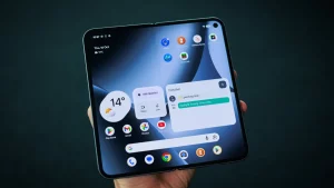 Samsung Galaxy Z Wide Fold: рискованные фишки против складного iPhone от Apple