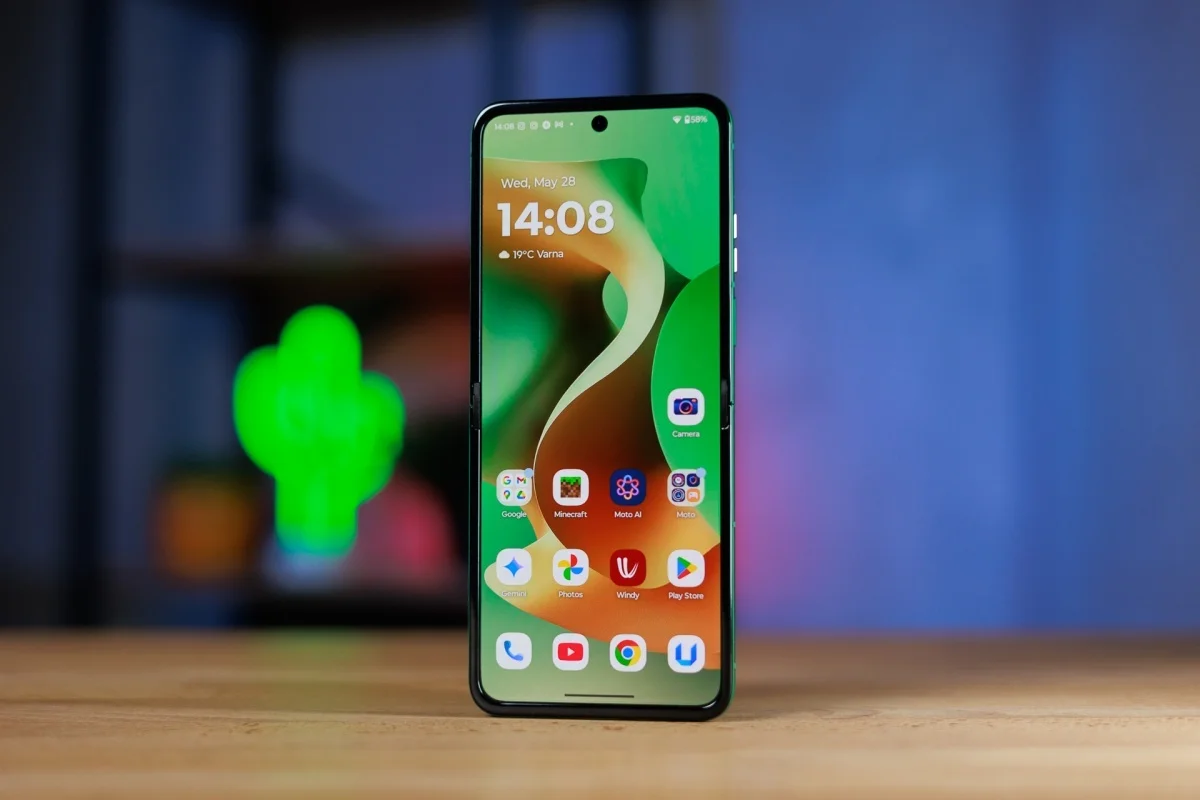 Motorola Razr 70: камеры по 50 Мп и до 18 ГБ ОЗУ | DGL.RU