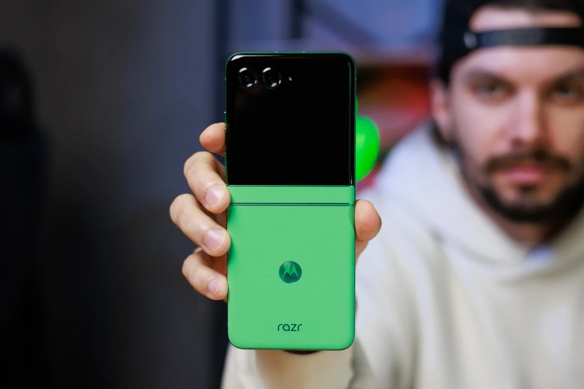 Motorola Razr 70: камеры по 50 Мп и до 18 ГБ ОЗУ | DGL.RU