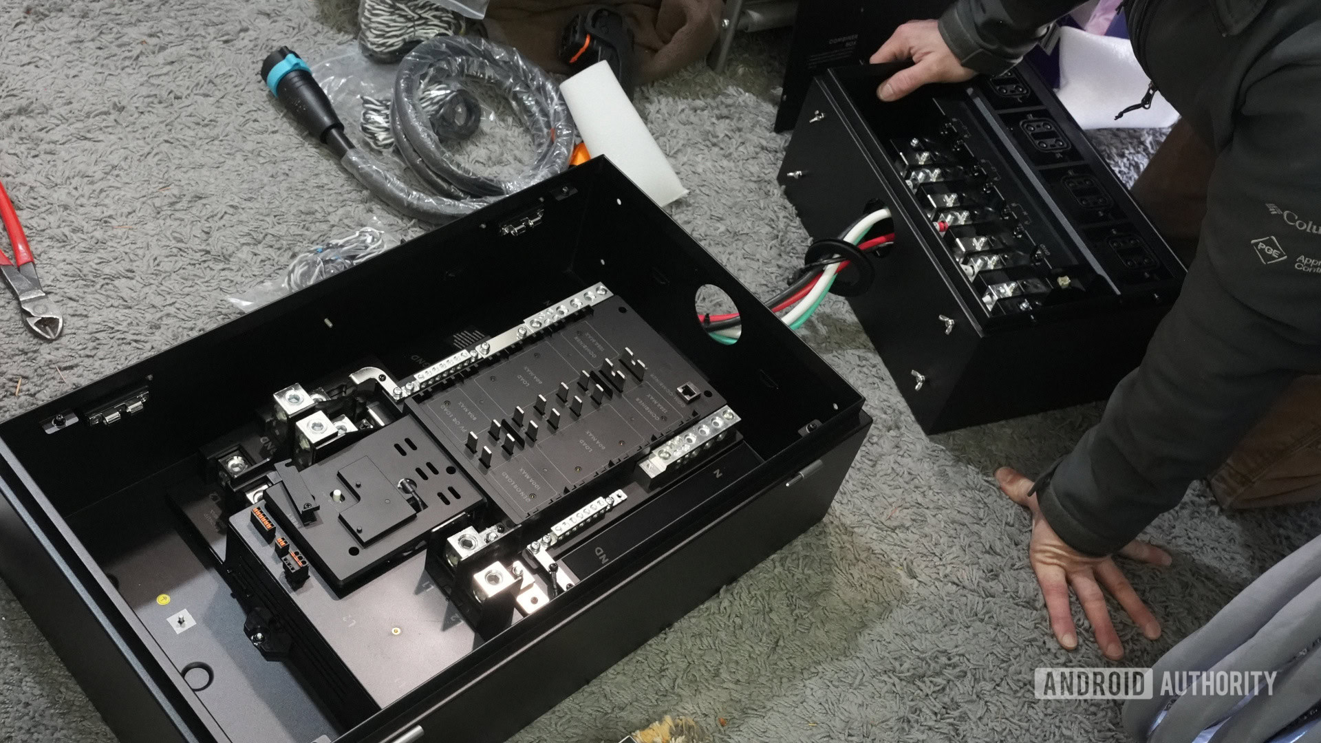 Обзор Anker SOLIX E10: идеальная система резервного питания картинка Система Anker SOLIX E10: дом без отключений | DGL.RU