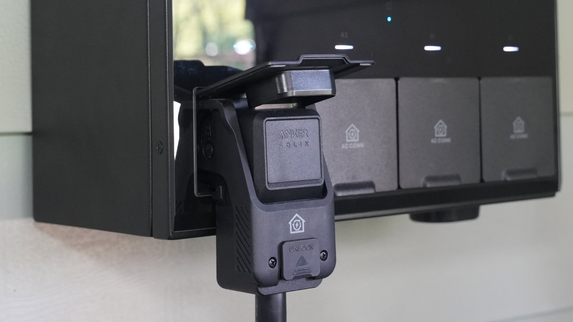 Обзор Anker SOLIX E10: идеальная система резервного питания картинка Система Anker SOLIX E10: дом без отключений | DGL.RU