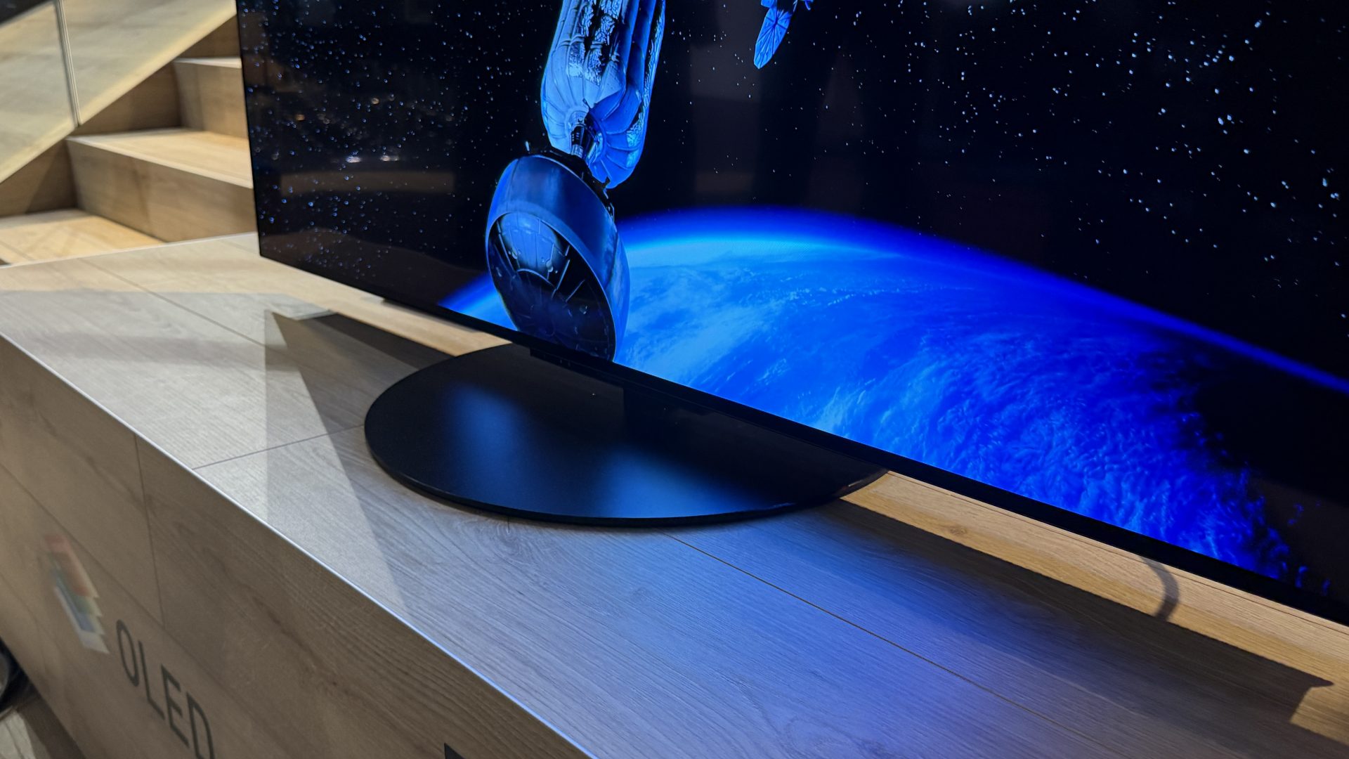 Смарт-телевизор Panasonic Z86C OLED | DGL.RU